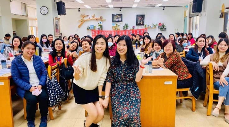 Giảng viên IEC cùng học viên sau buổi học